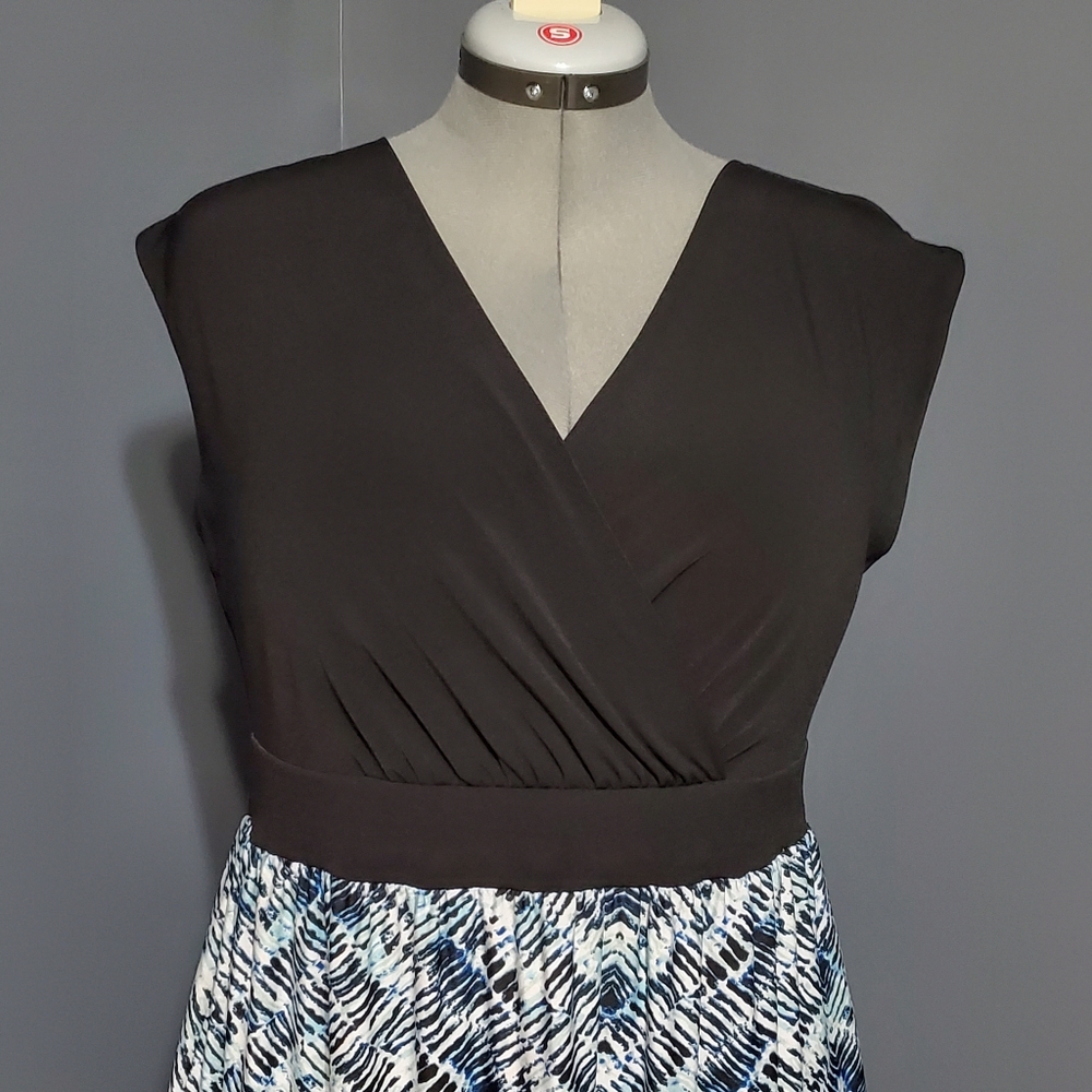 AB Studio Black and Blue Patterned Maxi Dress Size Large - Picture 2 of 8